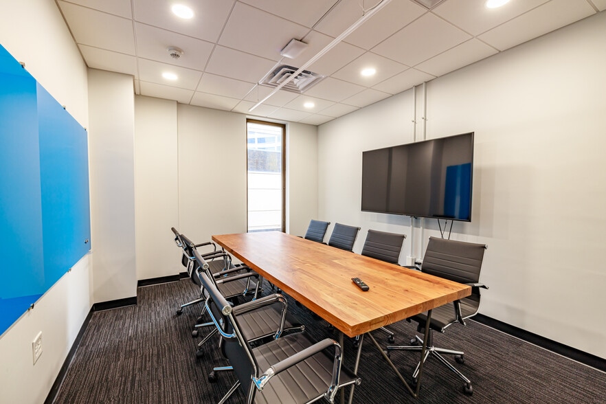 More Photos Of 501 Union St, Nashville Office For Lease