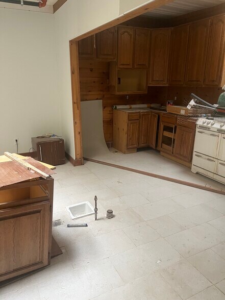 More Photos Of 3051 Adeline St, Berkeley Freestanding For Lease