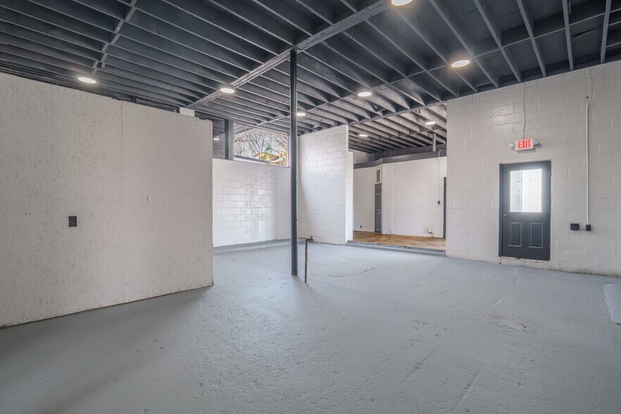 More Photos Of 540 E Church St, Jasper Auto Repair For Sale