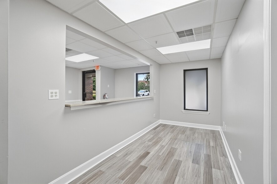 More Photos Of 4753-4759 Cornell Rd, Blue Ash Medical For Sale