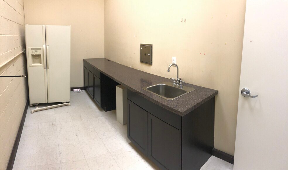 More Photos Of 2148 NW Duluth Hwy, Duluth Unknown For Lease