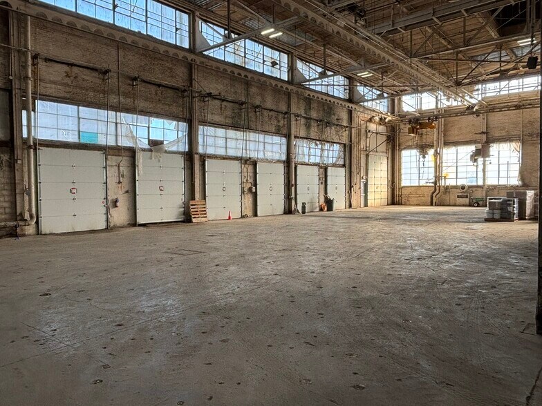 More Photos Of 2221 Niagara Falls Blvd, Wheatfield Township Warehouse For Lease