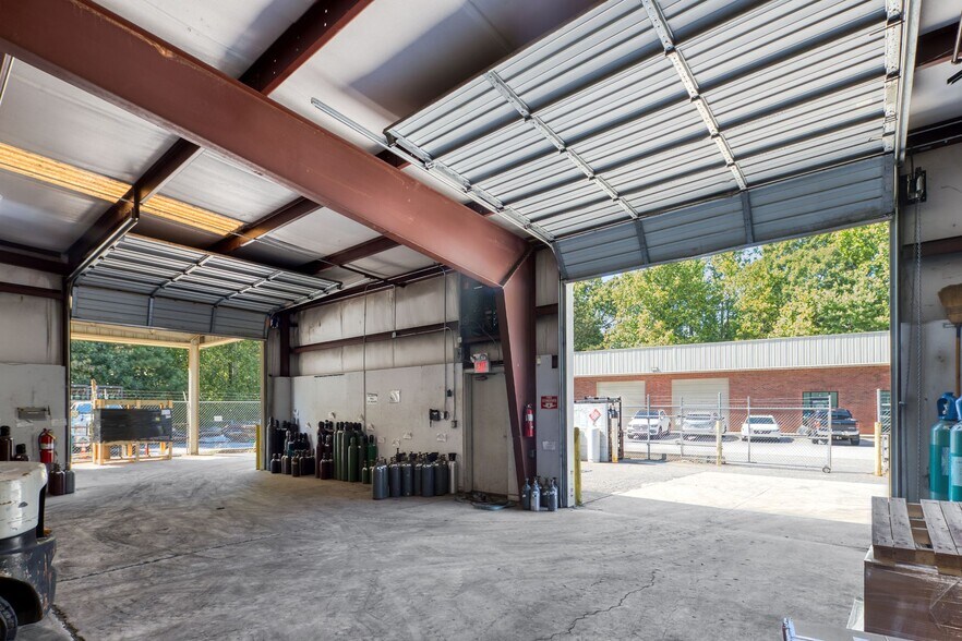 More Photos Of 1479 Ventura Dr, Cumming Light Distribution For Sale