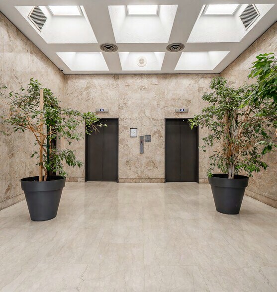 More Photos Of 4115 Rue Sherbrooke O, Westmount Medical For Lease