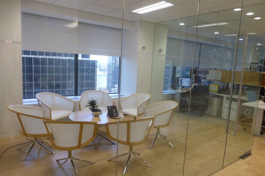 More Photos Of 800 Third Ave, New York Office For Lease