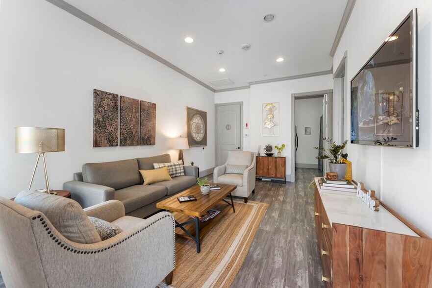 More Photos Of 256 Ed English Dr, Shenandoah Medical For Sale
