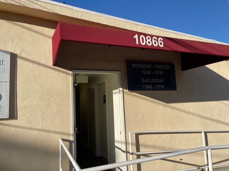 More Photos Of 10866 Riverside Dr, North Hollywood Hospital For Lease