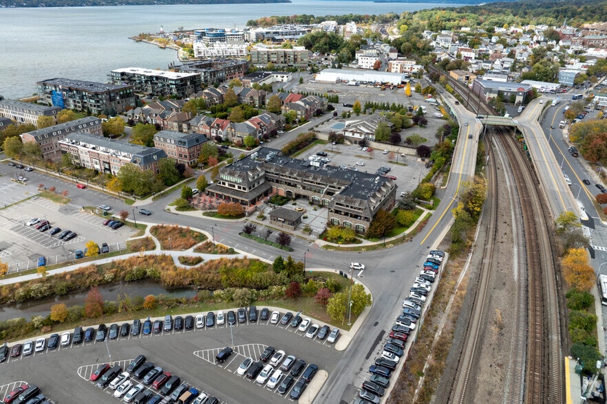More Photos Of 127 W Main St, Tarrytown General Retail For Sale
