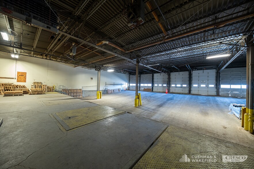 More Photos Of 850 E 72nd St, Cleveland Warehouse For Lease