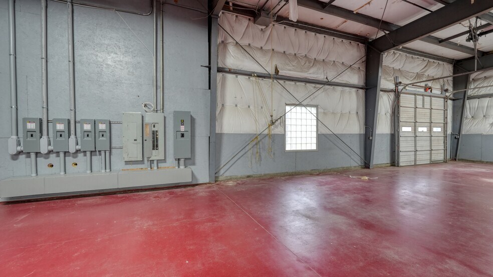 More Photos Of 1334-1340 Oxford Ave, Cambridge Warehouse For Lease