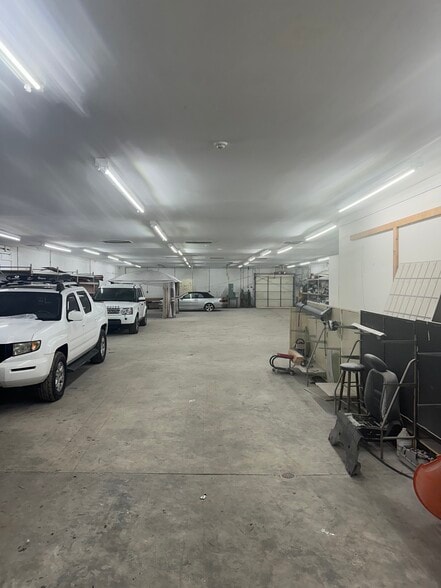 More Photos Of 317 Hodgin St, High Point Warehouse For Sale
