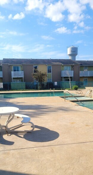 More Photos Of 12803 Northborough Dr, Houston Apartments For Sale