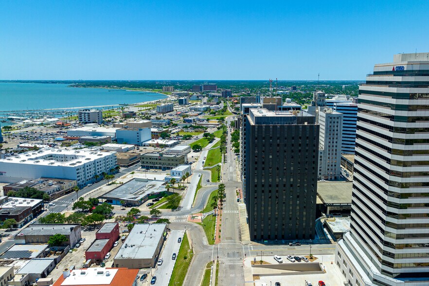 More Photos Of 615 N Upper Broadway St, Corpus Christi Office For Sale
