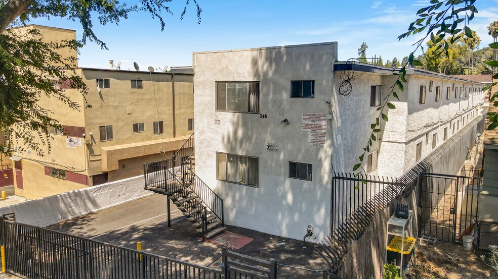 More Photos Of 3407-3411 Drew St, Los Angeles Apartments For Sale