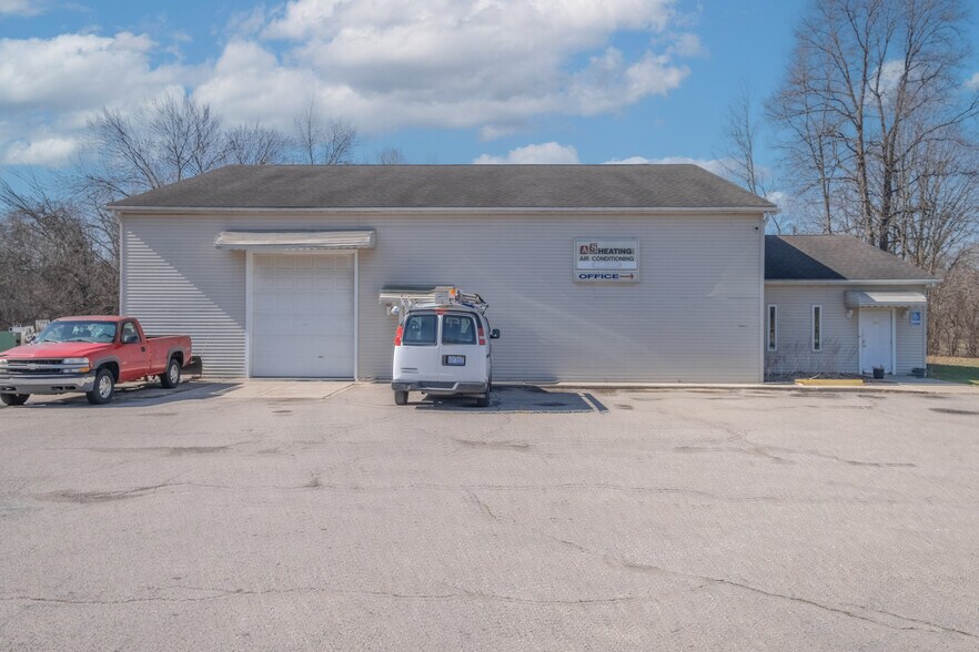 More Photos Of 2170 Lavelle Rd, Flint Flex For Sale