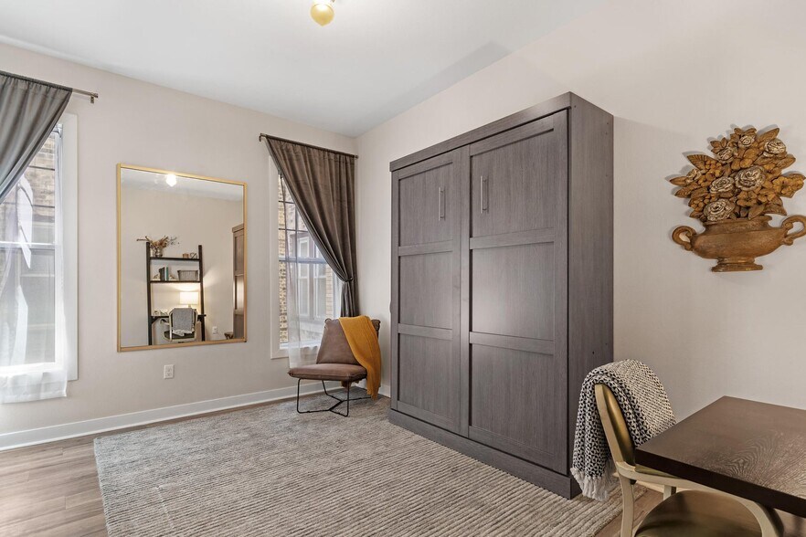 More Photos Of 518,520 S 6th St, Milwaukee Hospitality For Sale