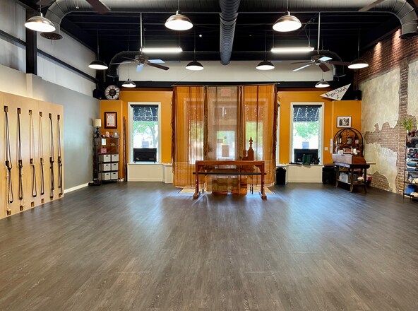 More Photos Of 87 S Peachtree St, Norcross Storefront For Lease