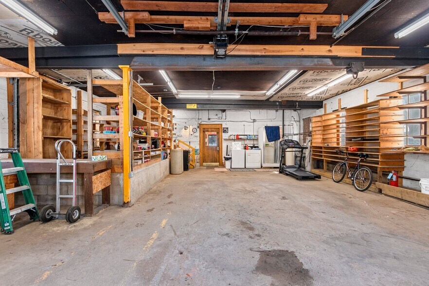 More Photos Of 537 Caldwell Ave, Oconto Falls Office For Sale