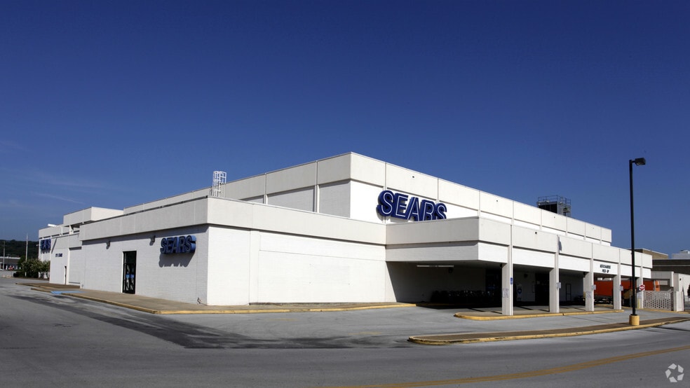 Primary Photo Of 401 Northgate Mall Dr, Chattanooga Department Store For Sale