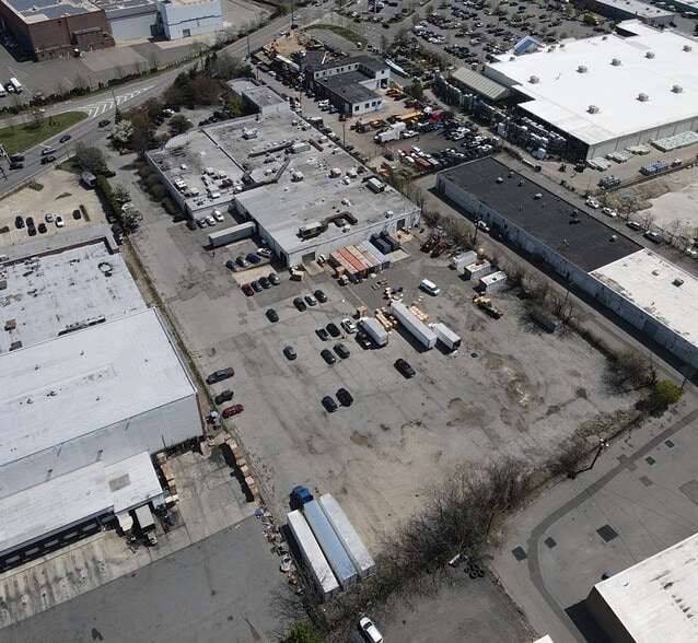 More Photos Of 840 S Broadway, Hicksville Manufacturing For Lease