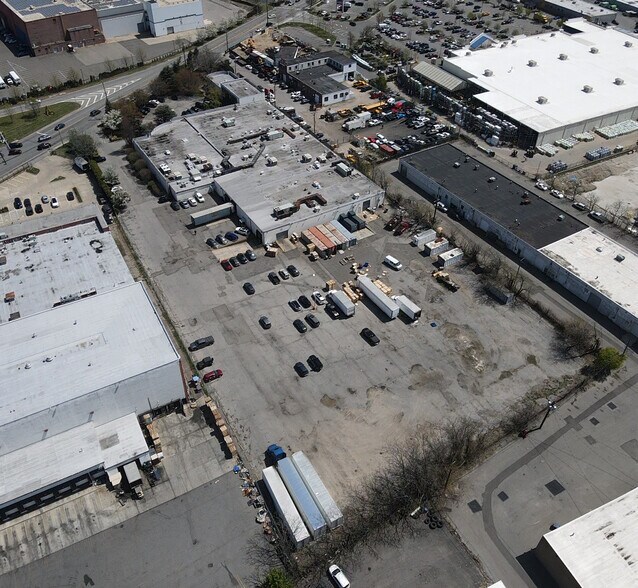 More Photos Of 840 S Broadway, Hicksville Manufacturing For Lease