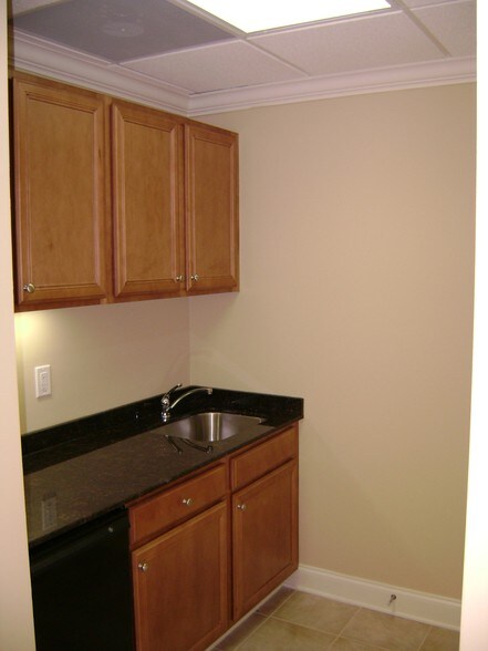 More Photos Of 3855 Shallowford Rd, Marietta Medical For Sale