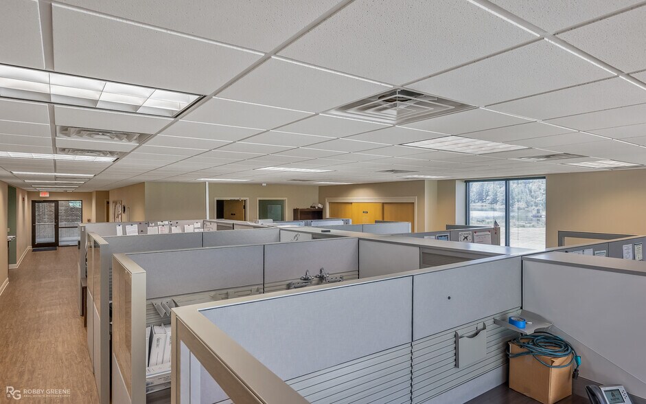 More Photos Of 10100 Woolworth Rd, Keithville Medical For Lease