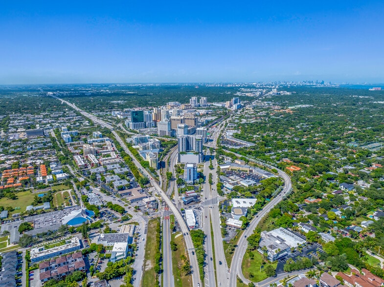 More Photos Of 9855 S Dixie Hwy, Pinecrest Freestanding For Lease