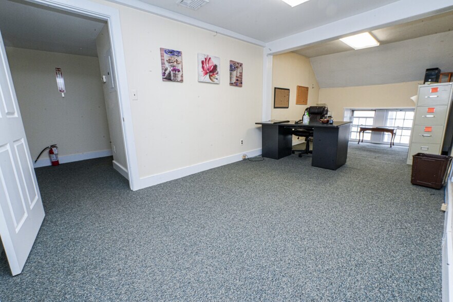 More Photos Of 12-19 River Rd, Fair Lawn Office For Sale