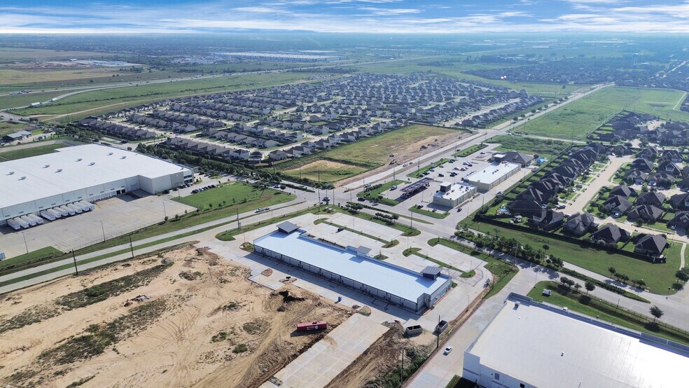 More Photos Of 30625 Kingsland Blvd, Brookshire Storefront For Sale