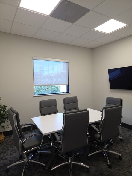 More Photos Of 2600 E Robinson St, Orlando Office For Lease