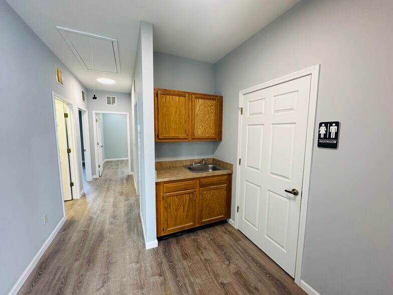 More Photos Of 6550 St Augustine Rd, Jacksonville Medical For Lease