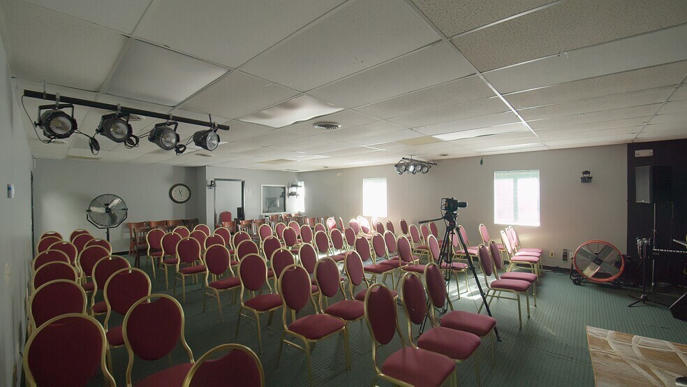 More Photos Of 3299 Northcrest Rd, Atlanta Office For Lease