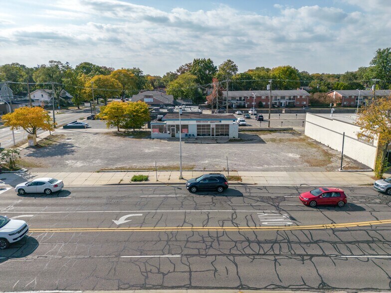 More Photos Of 1005 N Main St, Royal Oak Service Station For Sale