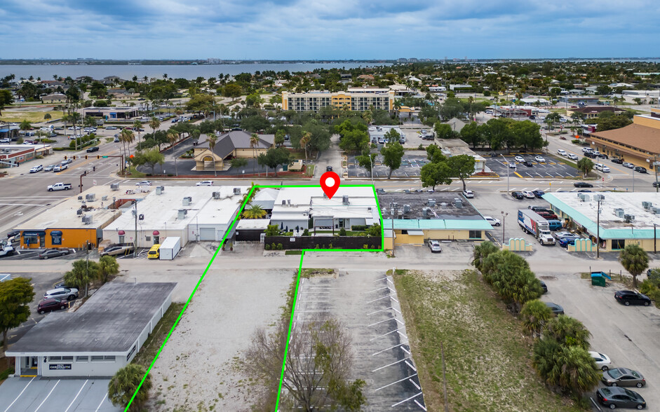 More Photos Of 1517 SE 47th Ter, Cape Coral Freestanding For Sale