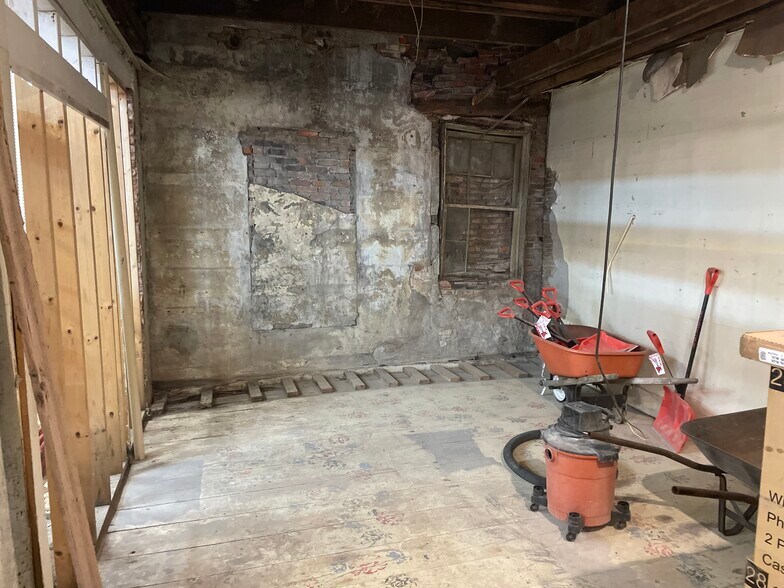 More Photos Of 60-64 Saline St, Petersburg Storefront Retail Residential For Sale