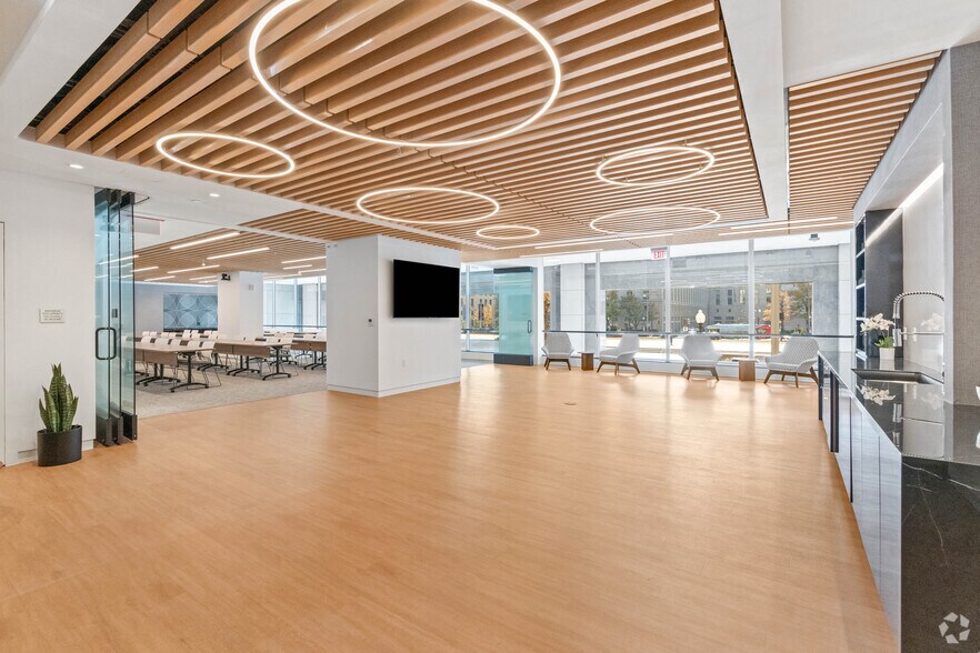 More Photos Of 1331 Pennsylvania Ave NW, Washington Office For Lease