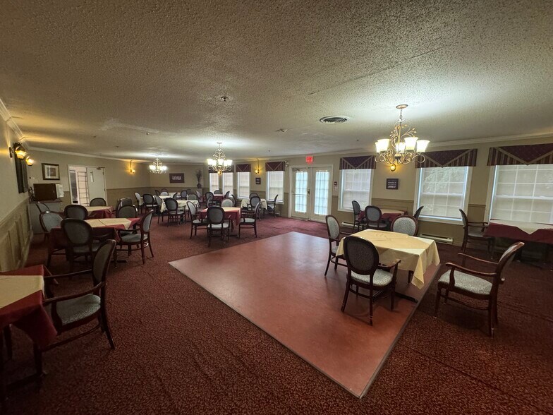 More Photos Of 725 Gibralter St, Norfolk Flex For Sale