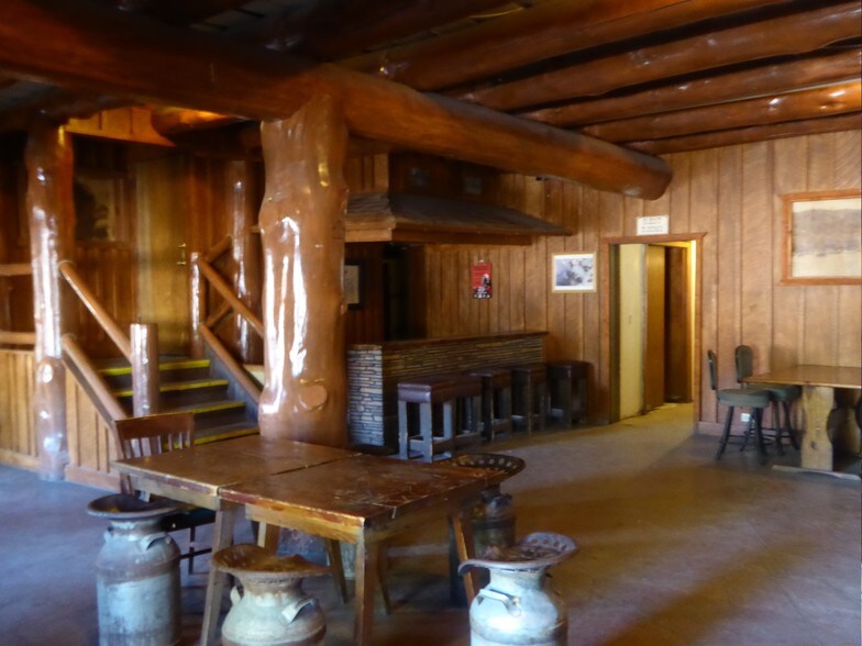 More Photos Of 607 W Main St, Payson Bar For Sale