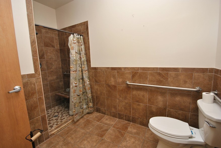 More Photos Of 550-552 Ritchie Hwy, Severna Park Freestanding For Lease