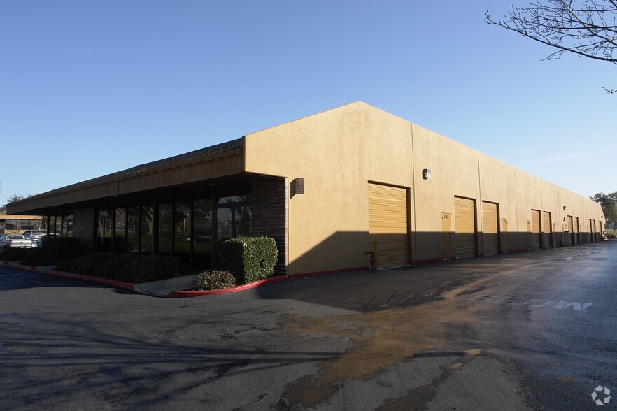 Primary Photo Of 2478 Armstrong St, Livermore Light Distribution For Lease
