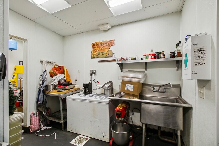 More Photos Of 4801 Folsom Blvd, Sacramento Freestanding For Lease