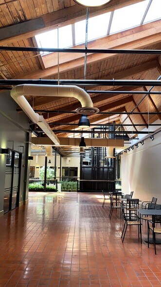 More Photos Of 2200-2300 Sutherland Ave, Knoxville Office For Lease