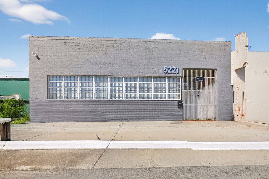 More Photos Of 5221 Pacific Blvd, Huntington Park Warehouse For Lease