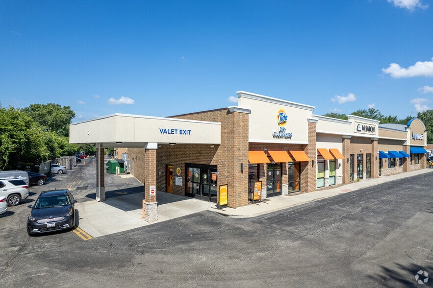 More Photos Of 440-450 Army Trail Rd, Bloomingdale Freestanding For Lease
