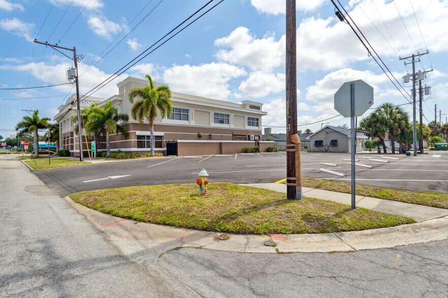 More Photos Of 501 S Lincoln Ave, Clearwater Medical For Lease