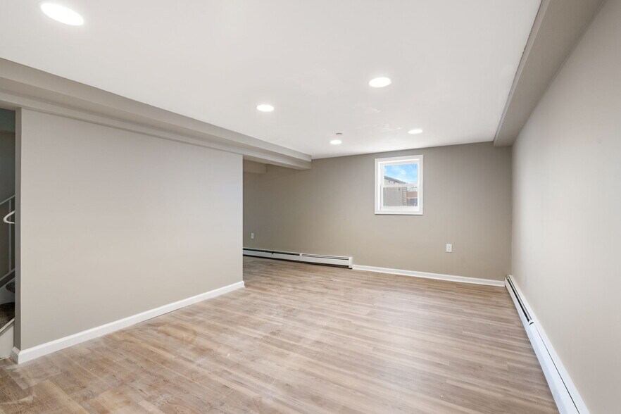 More Photos Of 149 Glenwood Ave, Staten Island Office Residential For Lease