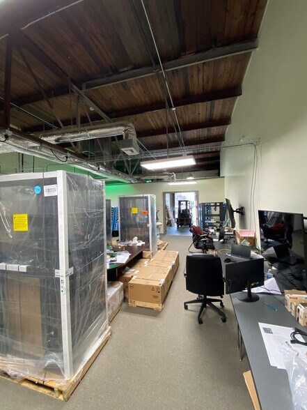 More Photos Of 500 Saint Michael St, Mobile Office For Sale