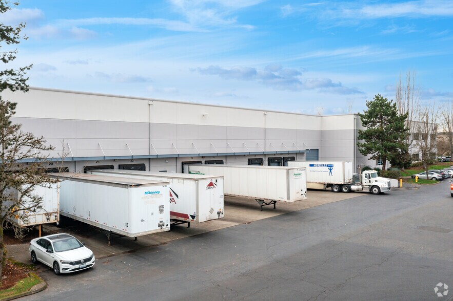 More Photos Of 6111 S 228th St, Kent Warehouse For Lease