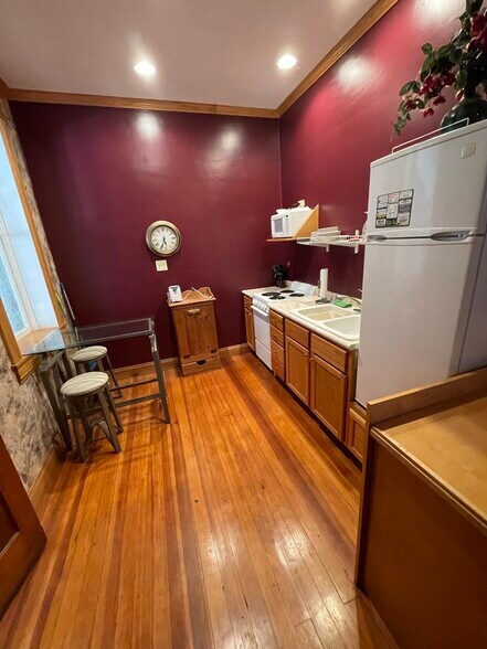 More Photos Of 302-304 S River Park Dr, Guttenberg Apartments For Sale